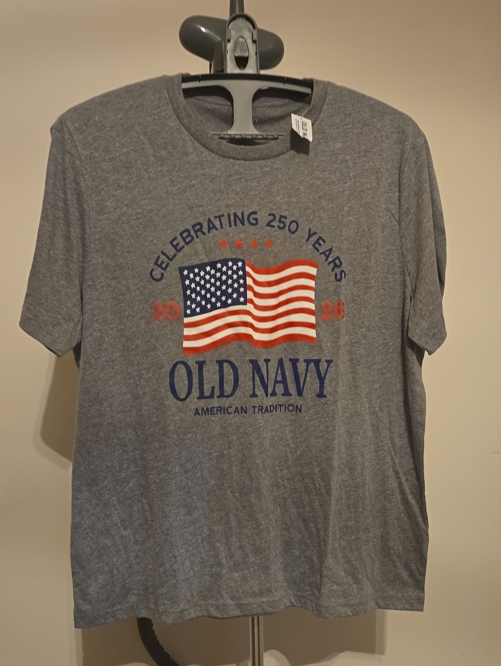 Old Navy Gray Short-Sleeve Tee with Flag Graphic